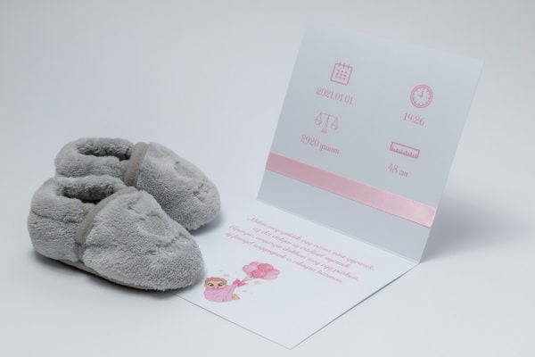 Baba születési értesítő kártya rózsaszín szatén szalaggal